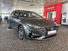 Bild des Angebotes Hyundai i30 Connect & Go *2. Hd. + DAB + Temp. + LED