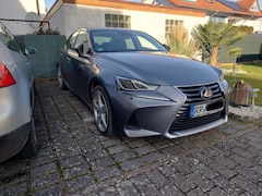 Lexus IS 300 300h Luxury Line