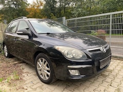 Bild des Angebotes Hyundai i30 CW Automatik VOLL Scheckheft u-frei Tuv 3/27 AHK