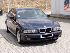 Bild des Angebotes BMW 523 5er # Klimaautomatik+Schiebedach / Automatik / PDC