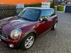 Bild des Angebotes MINI Cooper Mini Pepper Cooper - Top gepflegt, wenig gelaufen, Lederausstattung und Klima!