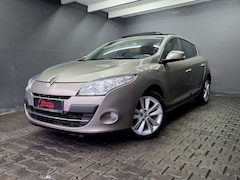Bild des Angebotes Renault Megane III LUXE, PANO, AUTOMATIK, LEDER, R KAMERA