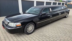 Bild des Angebotes Lincoln Town Car 4.6 Stretchlimousine 8,00m TÜV 12/2026