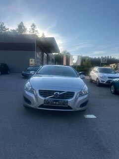 Bild des Angebotes Volvo V60 Kombi Momentum