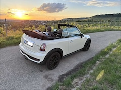 Bild des Angebotes MINI Cooper S Cabrio Pepper White Hot Chocolate