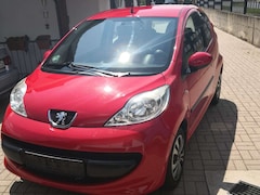 Bild des Angebotes Peugeot 107 107  3-Türer 70 Filou
