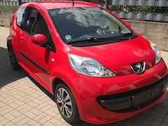 Bild des Angebotes Peugeot 107 107  3-Türer 70 Filou