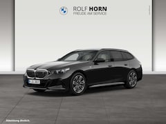 Bild des Angebotes BMW i5 eDrive40 Touring M Sportpaket Pano IconicGlow
