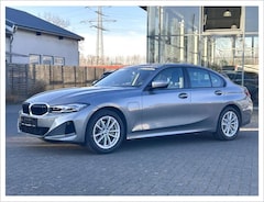 Bild des Angebotes BMW 330 330e xDrive Aut.