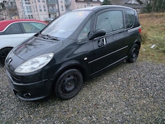 Bild des Angebotes Peugeot 1007 AHK, el. Schiebetüren, 8-fach bereift