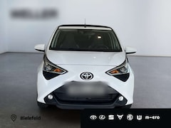 Bild des Angebotes Toyota Aygo x-play Team D *CarPlay*Kamera*Faltdach*