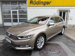 Bild des Angebotes VW Passat Variant Highline BMT/Start-Stopp LED LEDER ACC KEYLESS