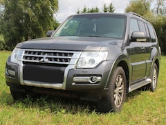 Bild des Angebotes Mitsubishi Pajero Pajero 3.2 DI-D Automatik Edition 100