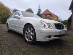 Bild des Angebotes Mercedes-Benz C 240 4Matic Avantgarde, 20.500 km, TÜV neu, 1. Hand