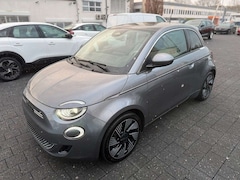 Bild des Angebotes Fiat 500e La Prima