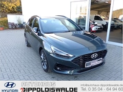 Bild des Angebotes Hyundai i30 cw Kombi 1.5 T-GDI 7-DCT Advantage *LED*PDC*Navi*