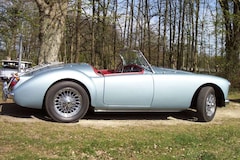 Bild des Angebotes MG MGA 1600
