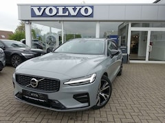 Bild des Angebotes Volvo V60 Plus B4 Dark/360°/Pano/Head-Up/H&K/BLIS