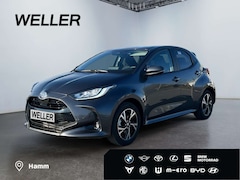 Bild des Angebotes Toyota Yaris Hybrid Teamplayer *LED*CAM*SHZ*ACC*LENKRAD-BEHEIZB
