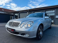 Bild des Angebotes Mercedes-Benz E 240 T Elegance SCHIEBEDACH/COMAND/TOP GEPFLEGT