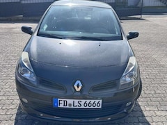 Bild des Angebotes Renault Clio RIP CURL Sondermodell mit 101 ps