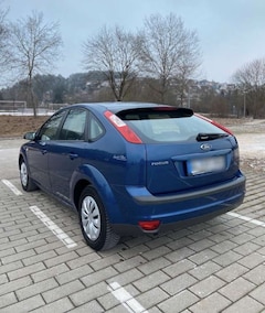 Bild des Angebotes Ford Focus 1.6 16V Ghia