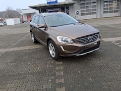 Bild des Angebotes Volvo XC60 T5 AWD Geartronic Summum Momentum