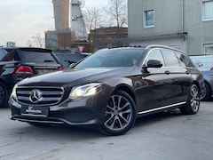Bild des Angebotes Mercedes-Benz E 220 d 4Matic*EGSD*HEAD-UP*KAMERA*AMBIENTE*LED*