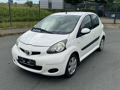 Bild des Angebotes Toyota Aygo TÜV&&Batterie&Inspektion NEU KLIMA Servo 1 Hand