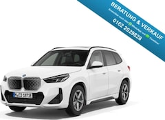 Bild des Angebotes BMW iX1 xDrive30 M Sport AHK Pano Navi Memory Sitze LED
