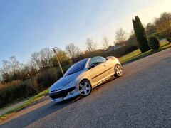 Bild des Angebotes Peugeot 206 CC 136 PS 2.0 l  RC  TÜV  NEU