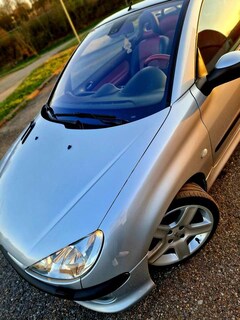 Bild des Angebotes Peugeot 206 CC 136 PS 2.0 l RC -Burgunderrot TÜV 12.26