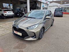Bild des Angebotes Toyota Yaris Hybrid Team Deutschland mit Comf.Paket/Allw.