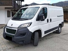 Bild des Angebotes Peugeot Boxer 110 BlueHDI L1H1 KASTEN*Klima*PDC*RFK*AHK *Tempo*SHZ*Euro6*2xSchiebetüren