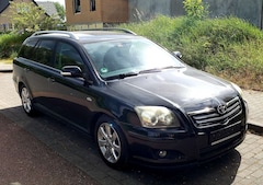 Bild des Angebotes Toyota Avensis 2,2 D4D Combi