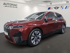 Bild des Angebotes BMW iX xDrive40 AHK*Soft-Close*DrivAssProf*ParkAssProf*