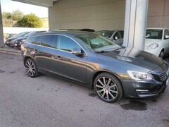 Bild des Angebotes Volvo V60 2.0 d4 R-design Kinetic 181cv geartronic