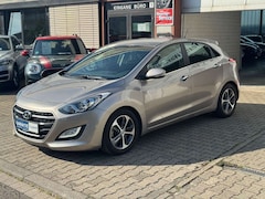 Bild des Angebotes Hyundai i30 blue | 1. Hand | Automatik | BT Car Play
