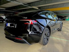Bild des Angebotes Tesla Model 3 Highland schwarz/schwarz RWD Hinterradantrieb