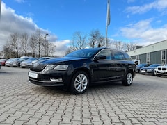 Bild des Angebotes Skoda Octavia Combi 2.0 TDI Style *LED Navi el.Heck*