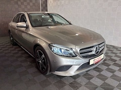 Bild des Angebotes Mercedes-Benz C 180 Lim.*AVANTGARDE*MULTIBEAM-R.KAM-SHZ-NAVI