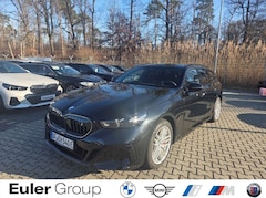 Bild des Angebotes BMW i5 eDrive40 Touring Sportpaket HUD AHK-klappbar AHK N