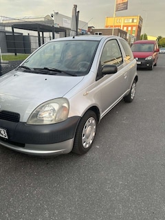 Toyota Yaris 1.0 linea sol