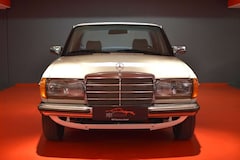 Bild des Angebotes Mercedes-Benz 230 E/2,3 136PS/W123/DEUTSCHES AUTO/WENIG KM/TOP!