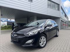 Bild des Angebotes Hyundai i30 cw SITZHEIZUNG TEILLEDER TEMPOMAT ELEKT SITZ