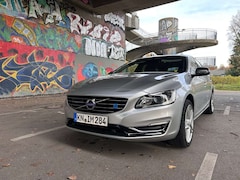 Bild des Angebotes Volvo V60 V60 D6 Plug-In-Hybrid AWD Geartronic Summum