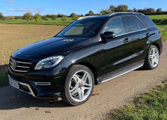 Bild des Angebotes Mercedes-Benz ML 250 ML 250 BlueTEC 4MATIC 7G-TRONIC - AMG Designo