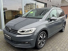 Bild des Angebotes VW Touran Business PANO STHZ DYNAUDIO EASYOPEN 7Sit