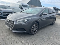 Hyundai i40 Kombi blue 1.6 CRDi DCT Trend