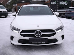 Bild des Angebotes Mercedes-Benz A 180 1.Hand Klima Shz GRA LED Teilleder